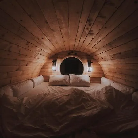 Barrel Land Blidinje - Drvena Bacva Za Spavanje Kamp alanı